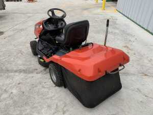 UNRESERVED Challenge Ride On Lawnmower c/w B&S Engine - 3