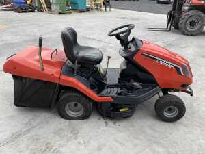 UNRESERVED Challenge Ride On Lawnmower c/w B&S Engine - 6