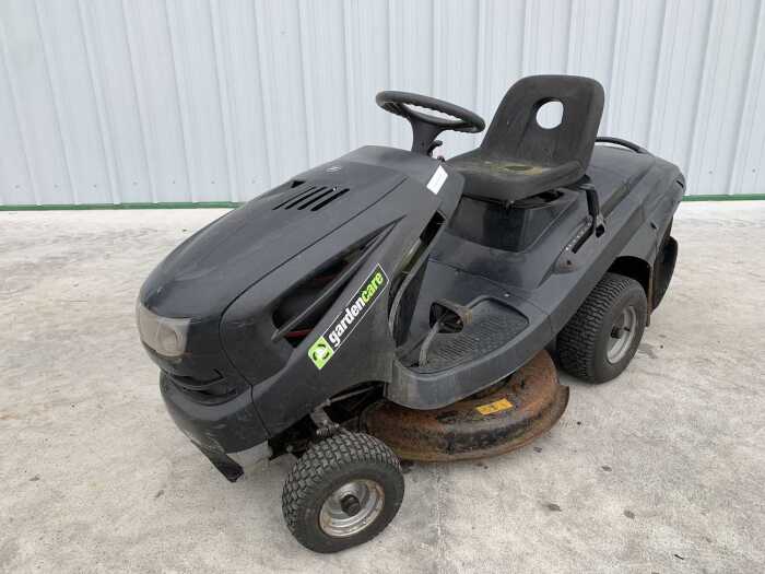 UNRESERVED Gardencare Ride On Lawnmower