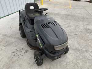 UNRESERVED Gardencare Ride On Lawnmower - 7