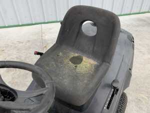 UNRESERVED Gardencare Ride On Lawnmower - 9