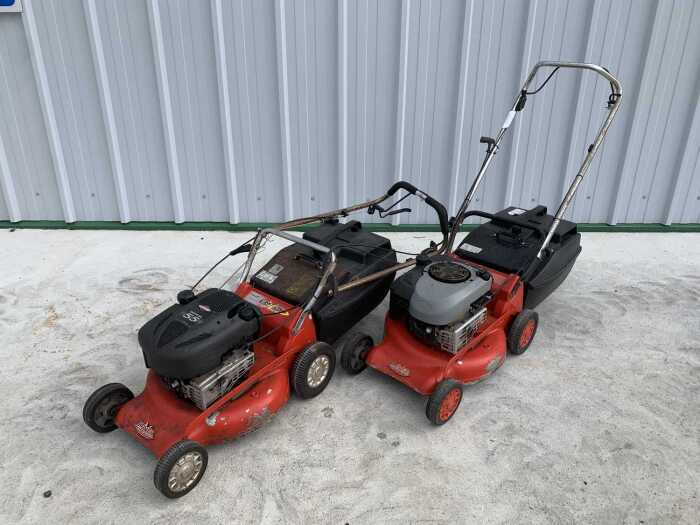 UNRESERVED 2 x Rover 18" Petrol Lawnmowers & Boxes