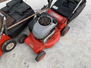 UNRESERVED 2 x Rover 18" Petrol Lawnmowers & Boxes - 4