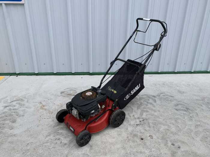 UNRESERVED Sanli Petrol Lawnmower & Box