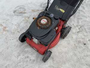 UNRESERVED Sanli Petrol Lawnmower & Box - 2