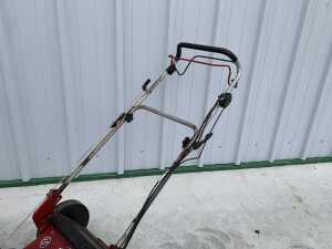 UNRESERVED 2 x Gardencare 22" Lawnmowers - 4