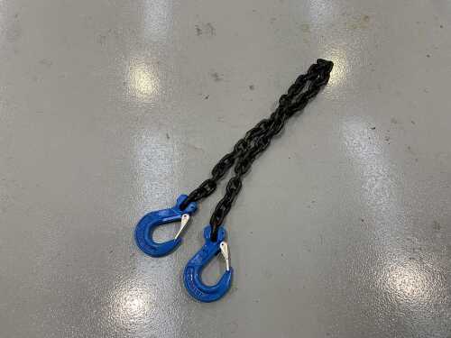 5' Chain c/w 2 x Hooks