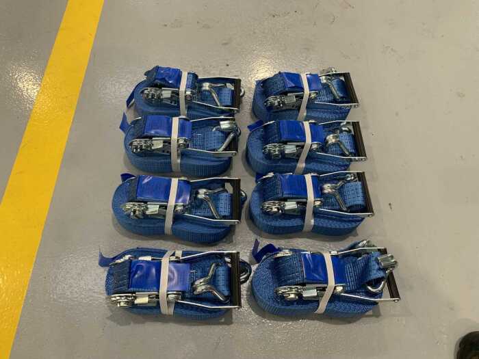 8 x 5T/10M Ratchet Straps