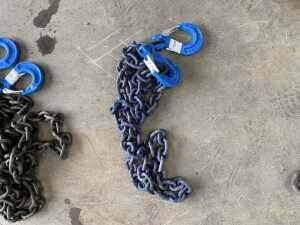 10'' 7" Chain c/w 2 Hooks