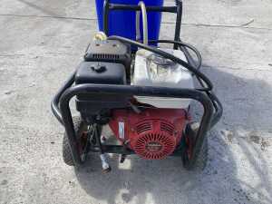 Honda GX390 Portable Petrol Power Washer c/w Hoses, Lance & Water Bin - 3