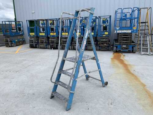 Lyte 4 Step Podium Ladder (Blue)