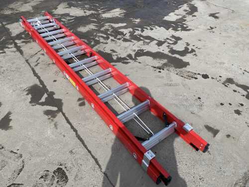 NEW/UNUSED Double Extendable Fibreglass Ladder