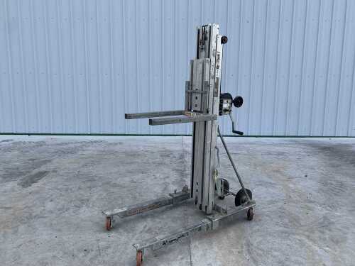 Sumner 2010 Portable Pedestrian Material Lift