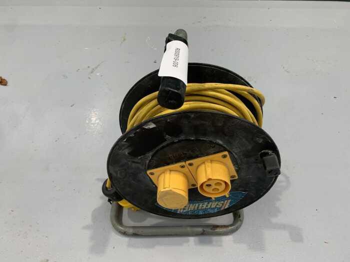 UNRESERVED 110V Extension Lead