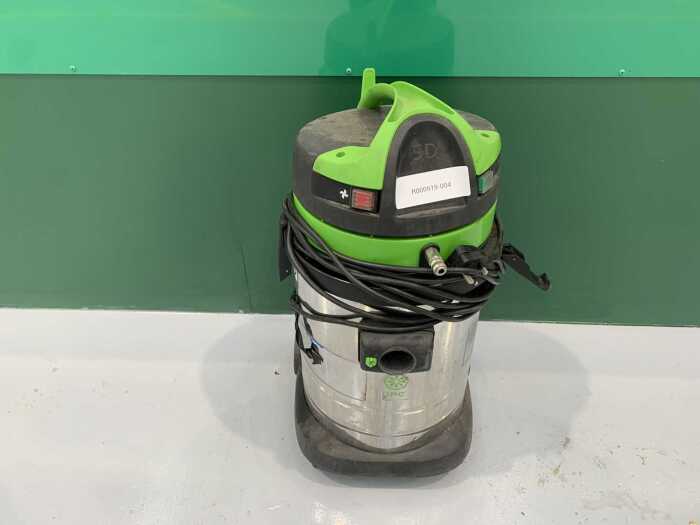 UNRESERVED UPC GS 1/33 220V Portable Vacuum