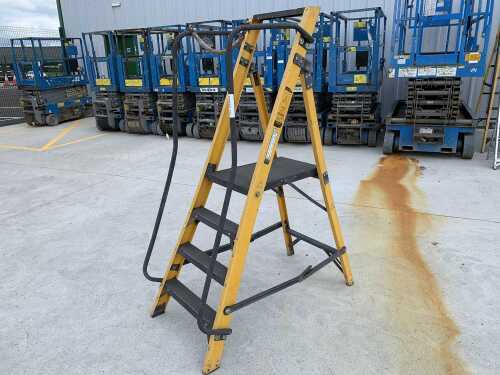 Youngman 4 Step Podium Ladder