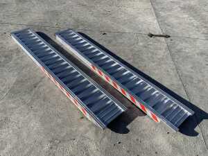 NEW/UNUSED 7.7FT Heavy Duty Loading Ramps (2375mm x 340mm x 82mm)
