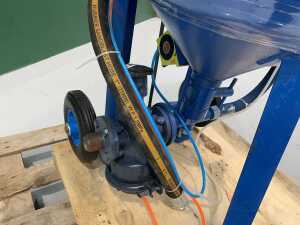 NEW/UNUSED 2026 GT25 Portable Sand Blaster c/w Hoses - 4