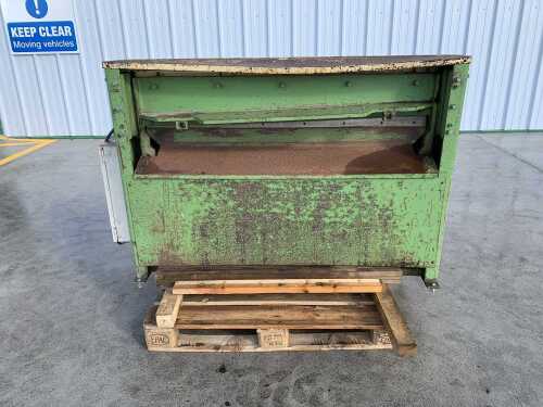 UNRESERVED Industrial Metal Guillotine