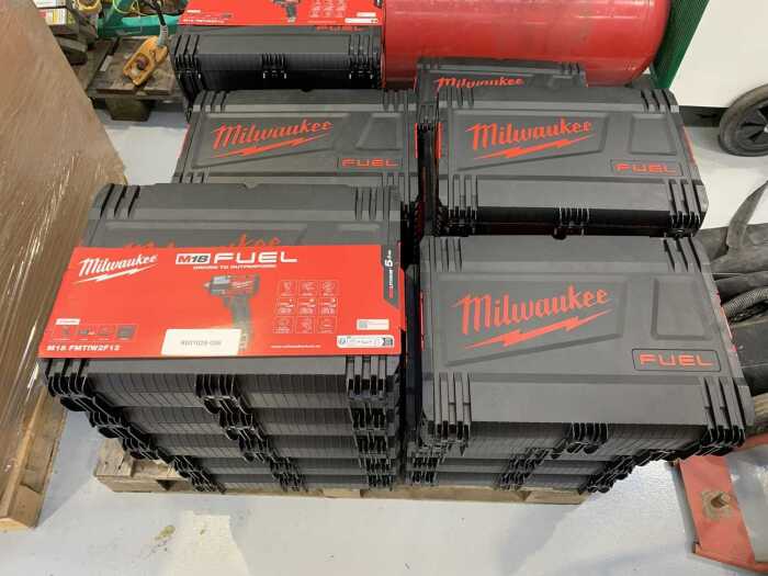UNRESERVED 30 x Milwaukee Boxes