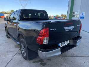 UNRESERVED 2021 Toyota Hilux Icon D4D 2.4 DCB Auto - 3