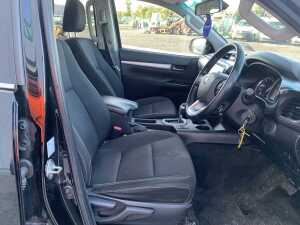 UNRESERVED 2021 Toyota Hilux Icon D4D 2.4 DCB Auto - 12