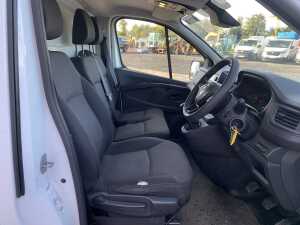 UNRESERVED 2022 Renault Trafic LL30 Blue DCI 130 Business - 10