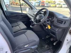 UNRESERVED 2022 Renault Trafic LL30 Blue DCI 130 Business - 9