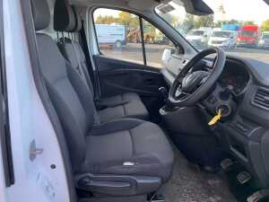 UNRESERVED 2022 Renault Trafic LL30 Blue DCI 130 Business - 10