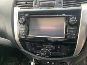 UNRESERVED 2016 Nissan Navara 2.3 Tekna DCI NP300 Crew Cab - 12