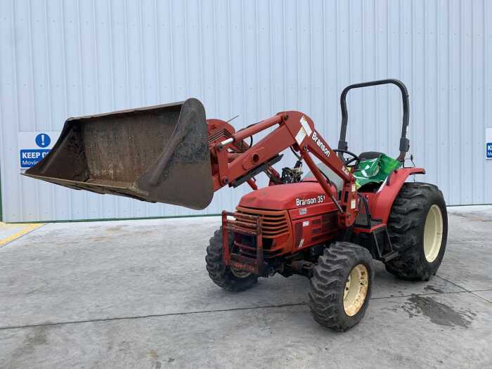 UNRESERVED Branson 3510 Compact Tractor c/w Branson Loader & Bucket