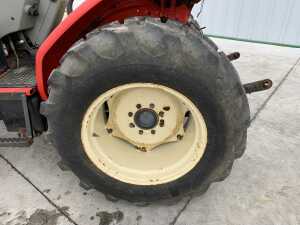 UNRESERVED Branson 3510 Compact Tractor c/w Branson Loader & Bucket - 18