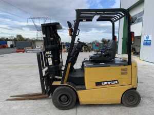 2005 Caterpillar EP20K 2T Electric Forklift c/w Container Mast - 2