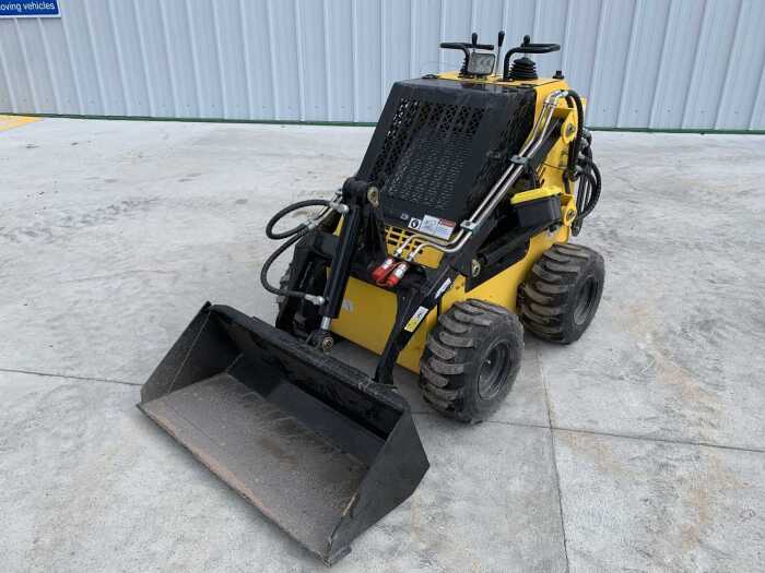 2026 Delano S360 Skid Steer Loader c/w Bucket