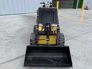 2026 Delano S360 Skid Steer Loader c/w Bucket - 8
