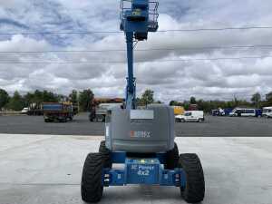 UNRESERVED 1999 Genie Z-45/25 Articulated Diesel Boom Lift - 4